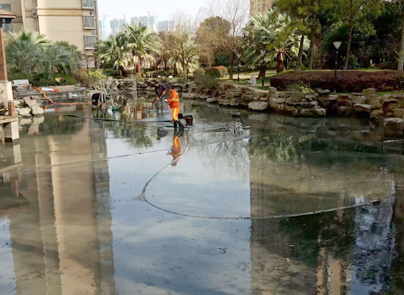 天宁景观池淤泥清理
